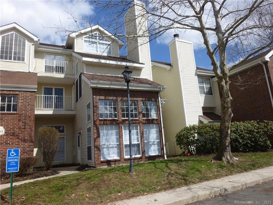 172 Carriage Crossing Ln unit 172, Middletown, CT 06457 - photo 1