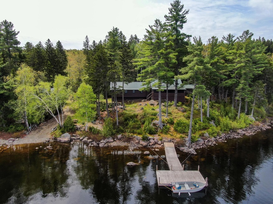 Welcome to Rockabema Lodge and Lake