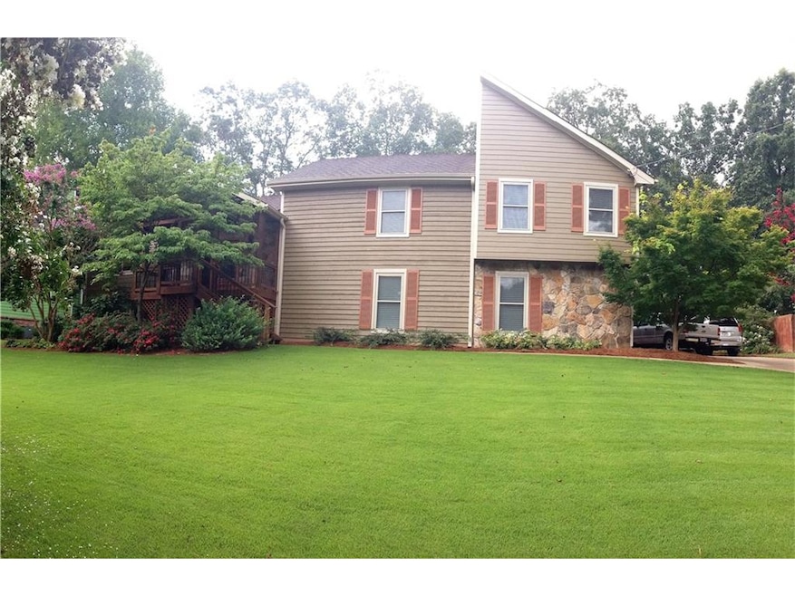 1566 Maple Ridge Dr, Suwanee, GA 30024 - photo 1