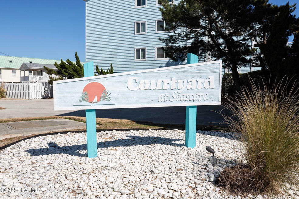 Canal1618-CourtyardsignDanL33A8608 copy