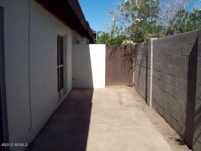 021-862037 - Backyard