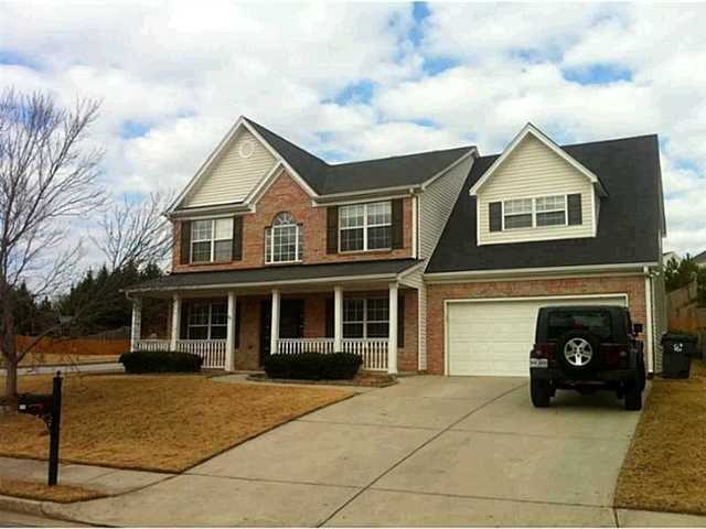 3885 Crescent Walk Ln, Suwanee, GA 30024 - photo 1