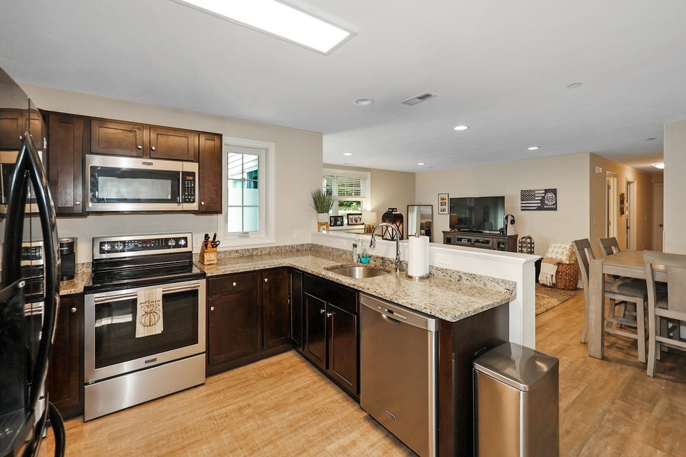 45 Bennett St, Nashua, NH 03064 - photo 1