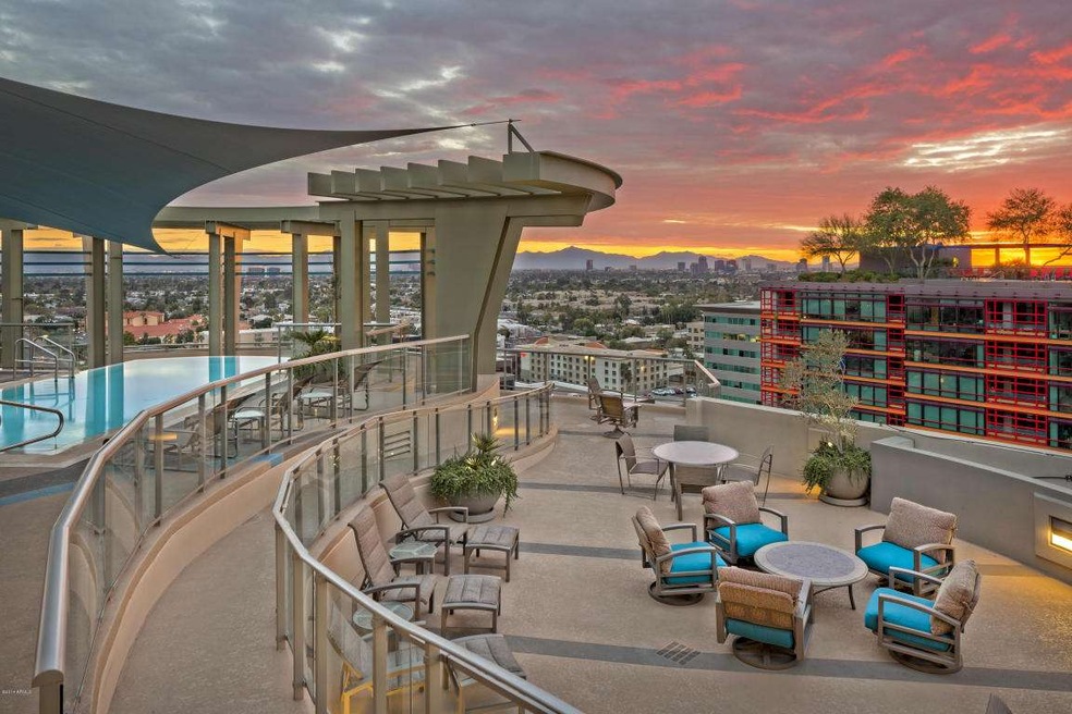 Esplanade Place Roof-Top Pool & Views