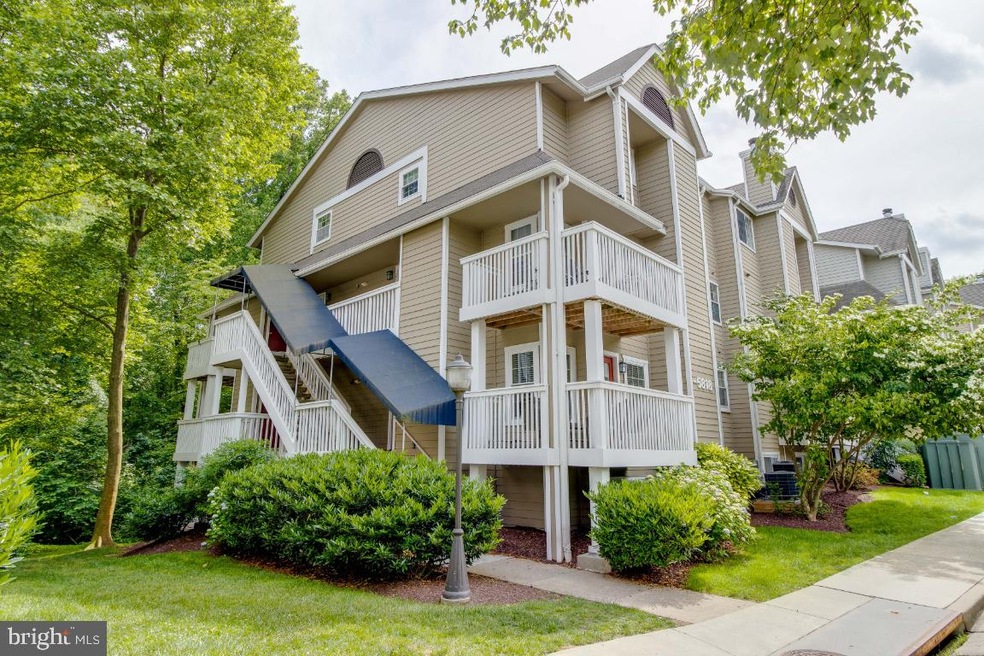 5818 Inman Park Cir unit 100, Rockville, MD 20852 - photo 1