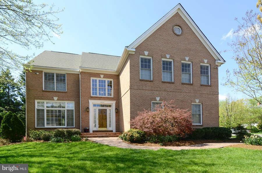 8201 Madrillon Estates Dr, Vienna, VA 22182 - photo 1