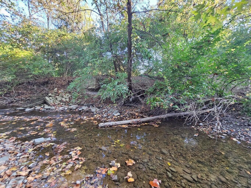 2215 Big Run Rd E