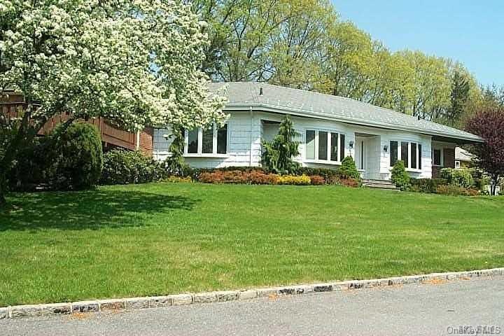 17 Gulls Cove, Manhasset, NY 11030 - photo 1