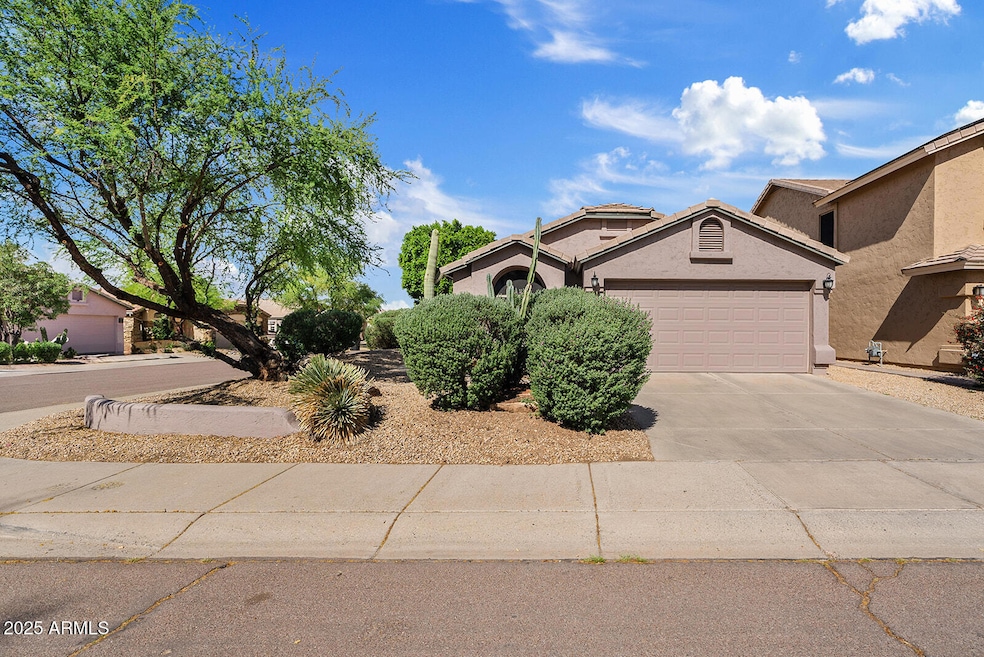 21808 N 48th Place, Phoenix, AZ 85054 - photo 1