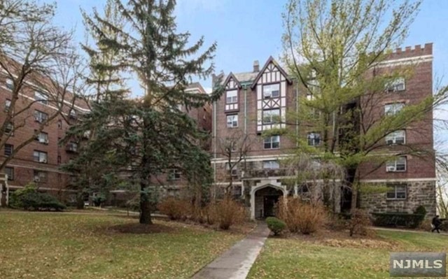 Dwight Manor unit C43, Englewood, NJ 07631 - photo 1