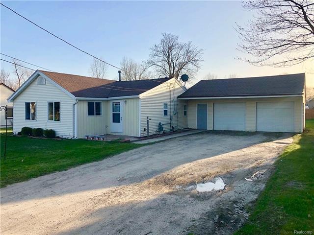 1327 Allen Rd, Kimball, MI 48074 - photo 1