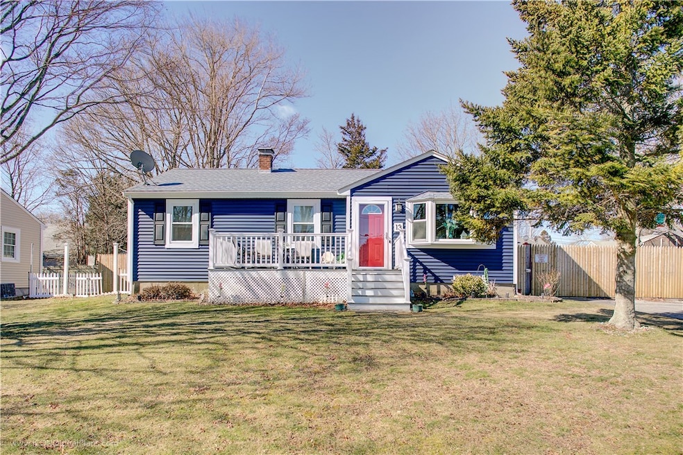 13 Violet Ct, Bristol, RI 02809 - photo 1