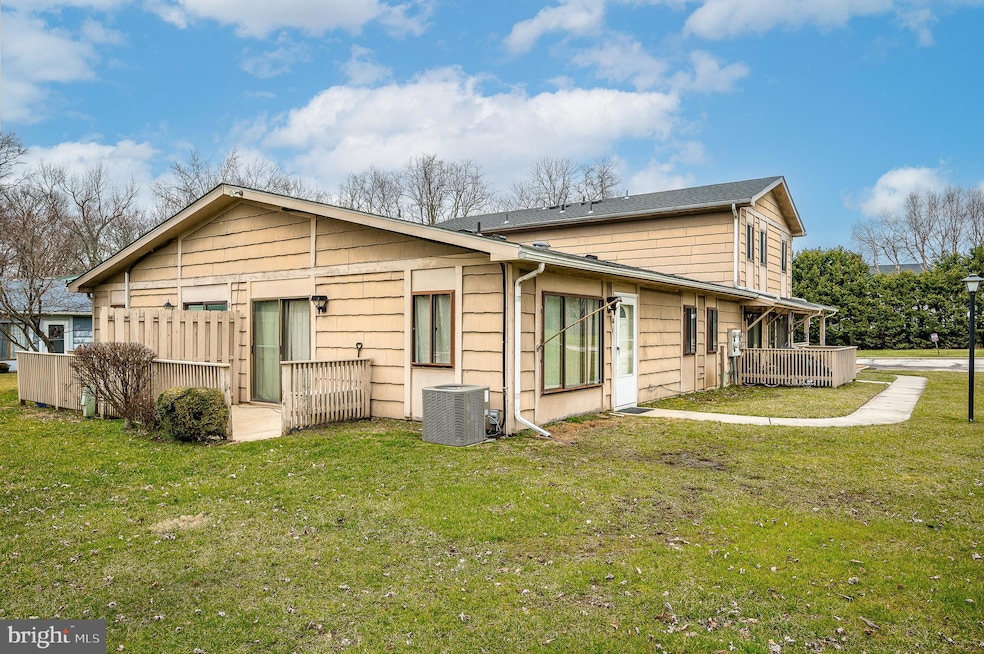 81 Woodway Dr, West Deptford, NJ 08066 - photo 1