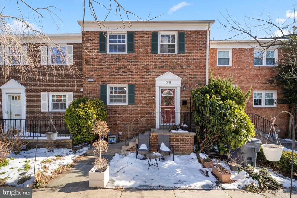 6028 Hardwick Place, Falls Church, VA 22041 - photo 1