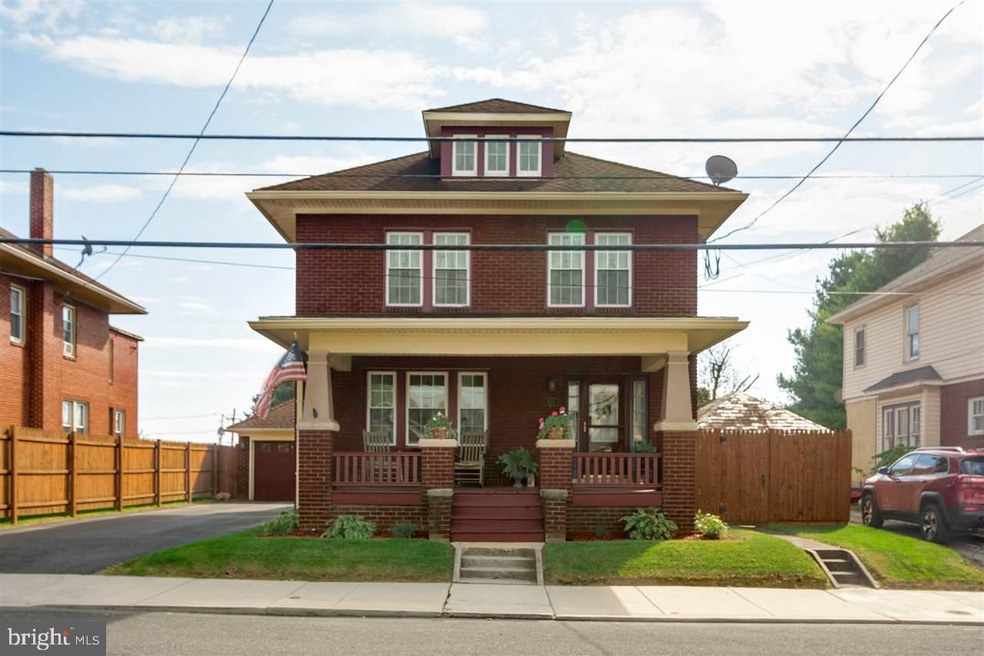 323 E King St, Littlestown, PA 17340 - photo 1