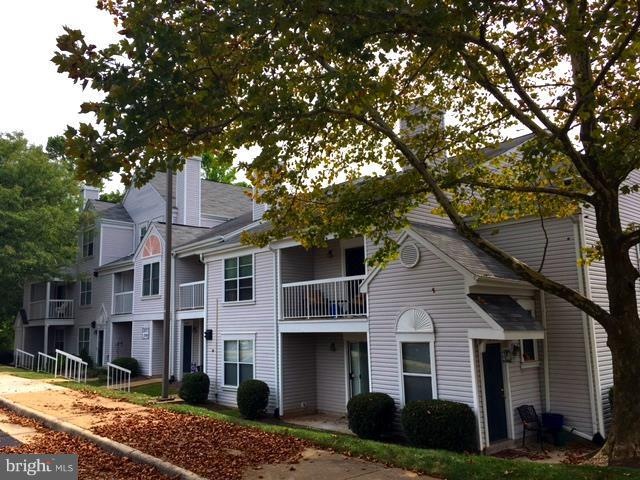 13587 Orchard Dr unit 3587, Clifton, VA 20124 - photo 1