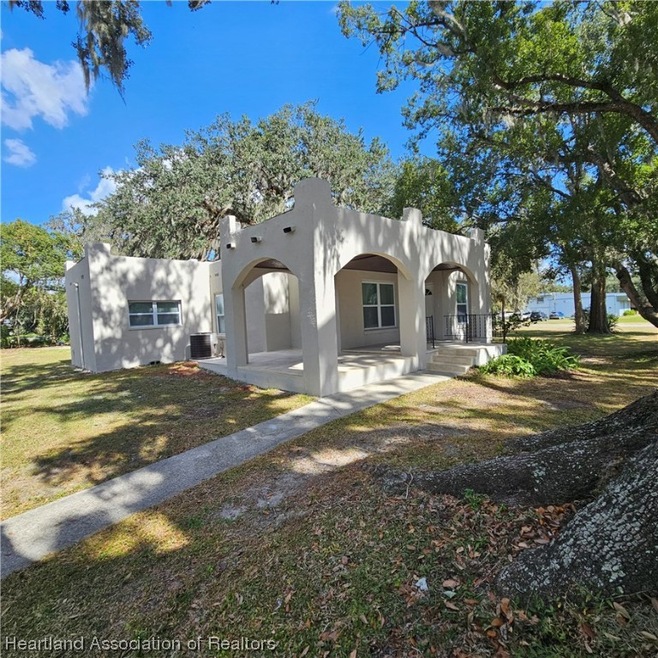 619 E Broadway St, Fort Meade, FL 33841 - photo 1