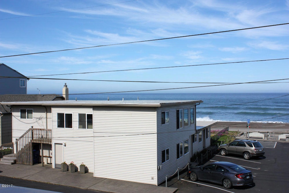 3303 SW Anchor Ave unit 3, Lincoln City, OR 97367 - photo 1