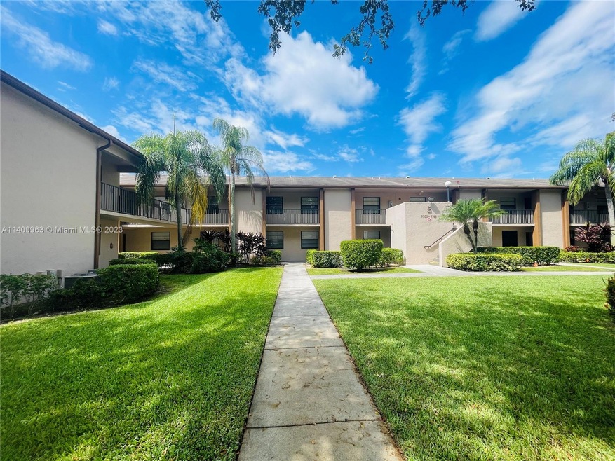 Welcome to Tamarac Gardens West