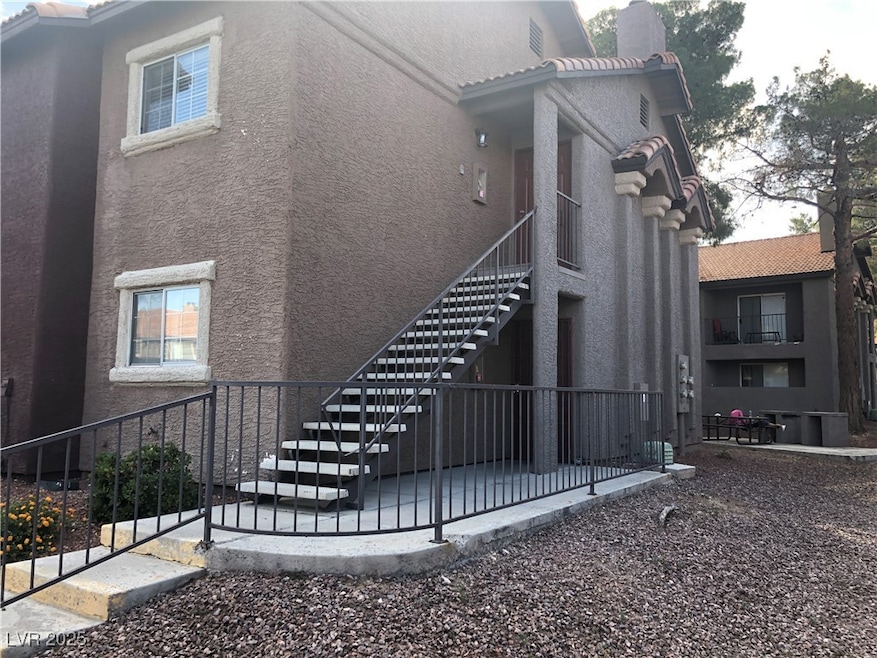 2750 S Durango Dr unit 1102, Las Vegas, NV 89117 - photo 1