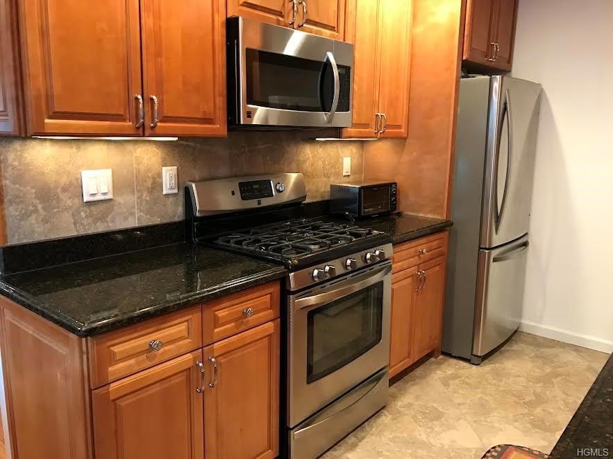 19 Hillside Terrace unit 19H, White Plains, NY 10601 - photo 1