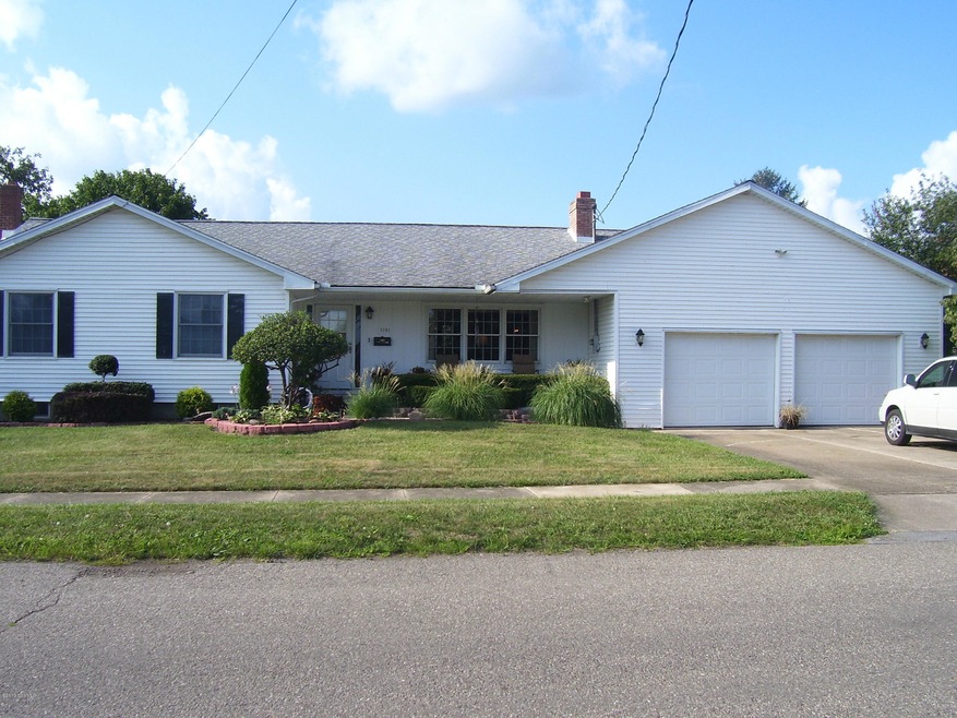 1261 E 6th St, Berwick, PA 18603 - photo 1