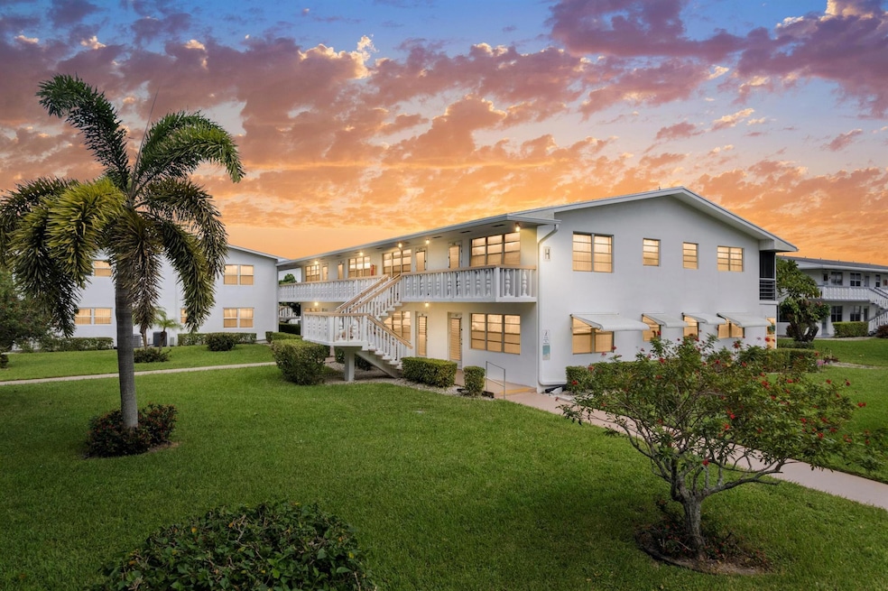 171 Windsor H, West Palm Beach, FL 33417 - photo 1