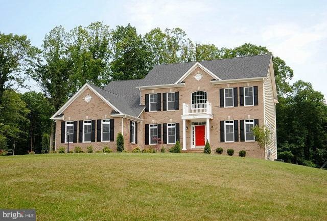 9041 John Sutherland Ln, Lorton, VA 22079 - photo 1