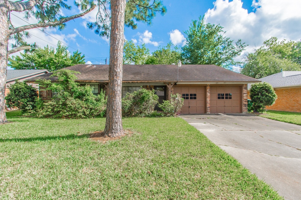 8222 Springtime Ln, Houston, TX 77075 - photo 1