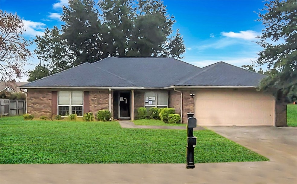 205 Bridgemont Way, Hinesville, GA 31313 - photo 1