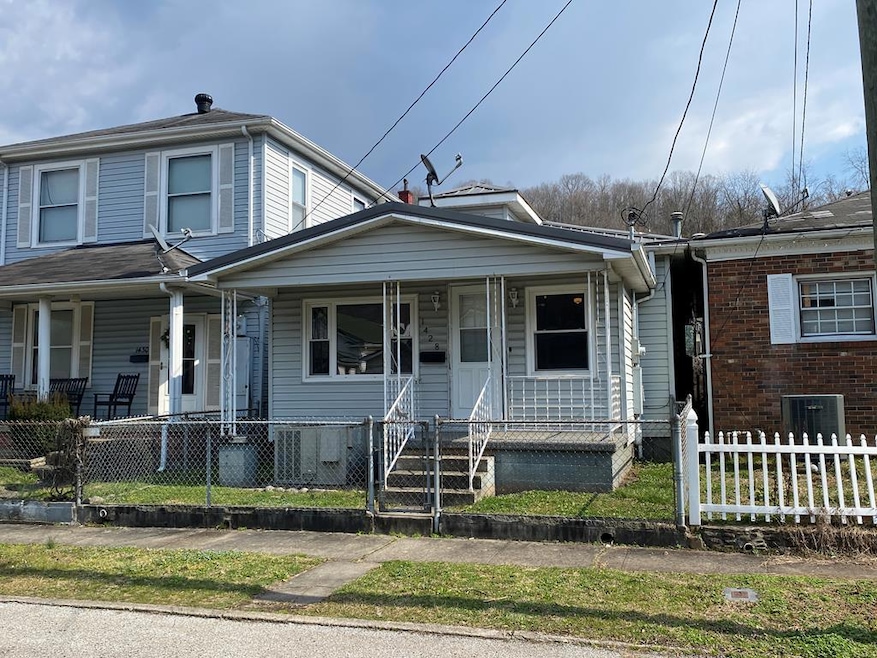 1428 W 4th Ave, Williamson, WV 25661 | MLS# 121814 | Homes.com