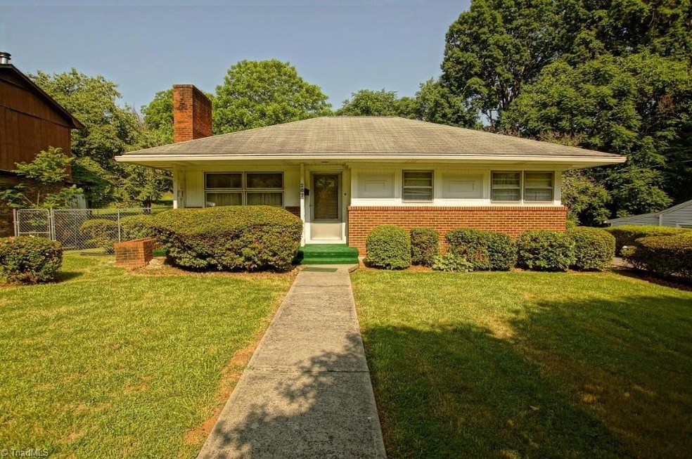 287 Pennsylvania Ave, Reidsville, NC 27320 - photo 1