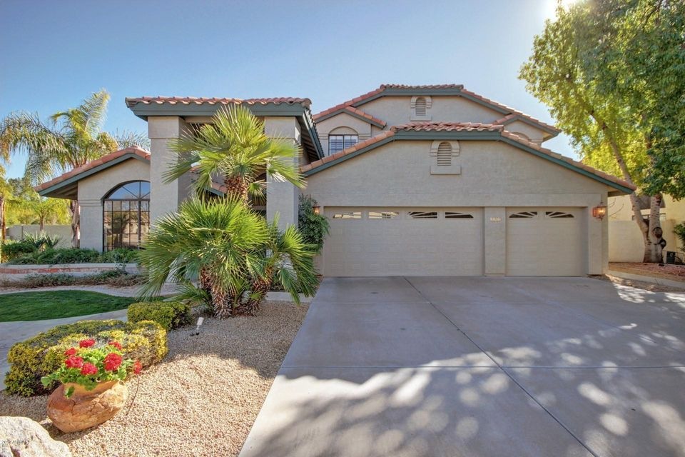3-Car Garage in Warner Ranch Estates