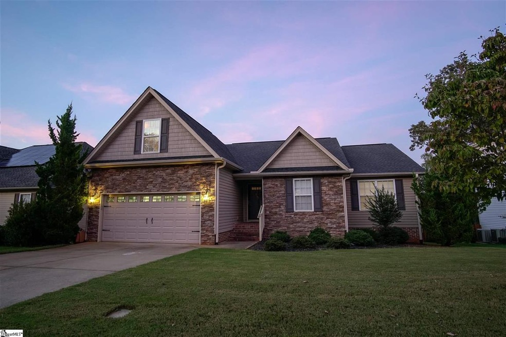 506 Summitbluff Dr, Greenville, SC 29617 - photo 1