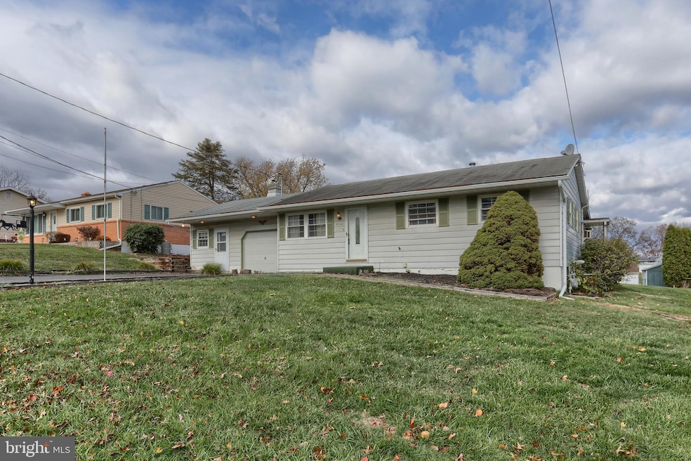 Pending $230,000 • Co-Listing Agent
