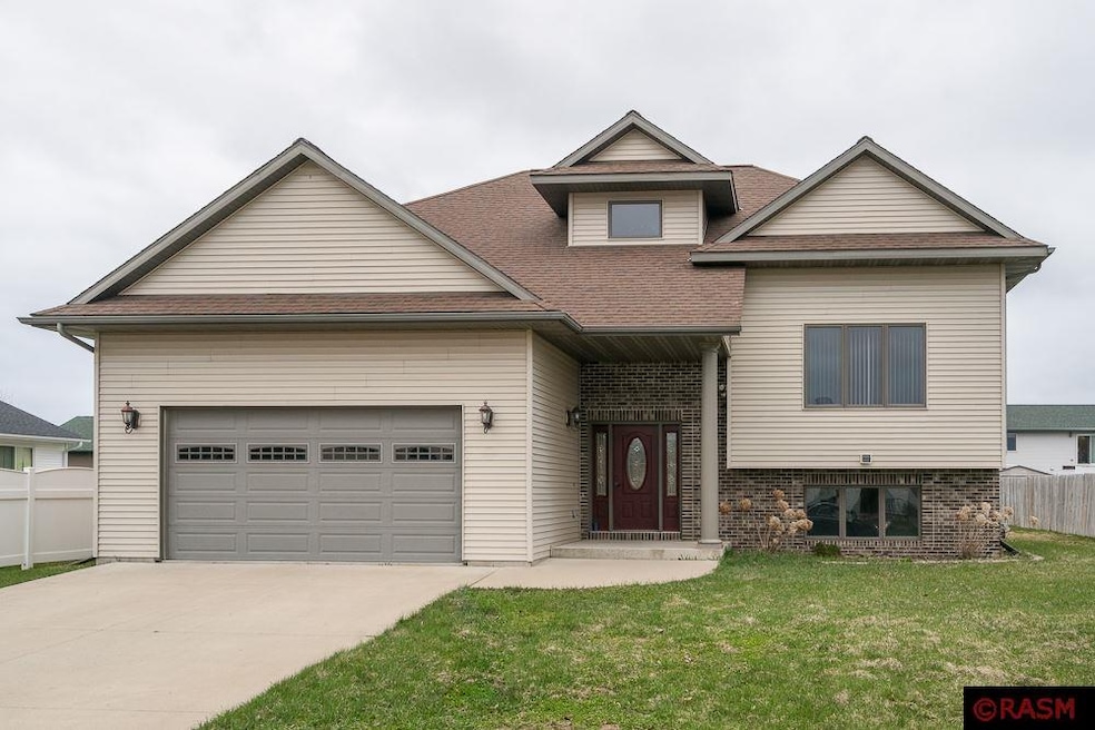 104 Quinion Dr, Mankato, MN 56001 - photo 1