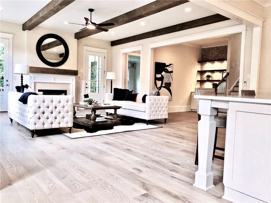 Beautifully  designed open plan with 5