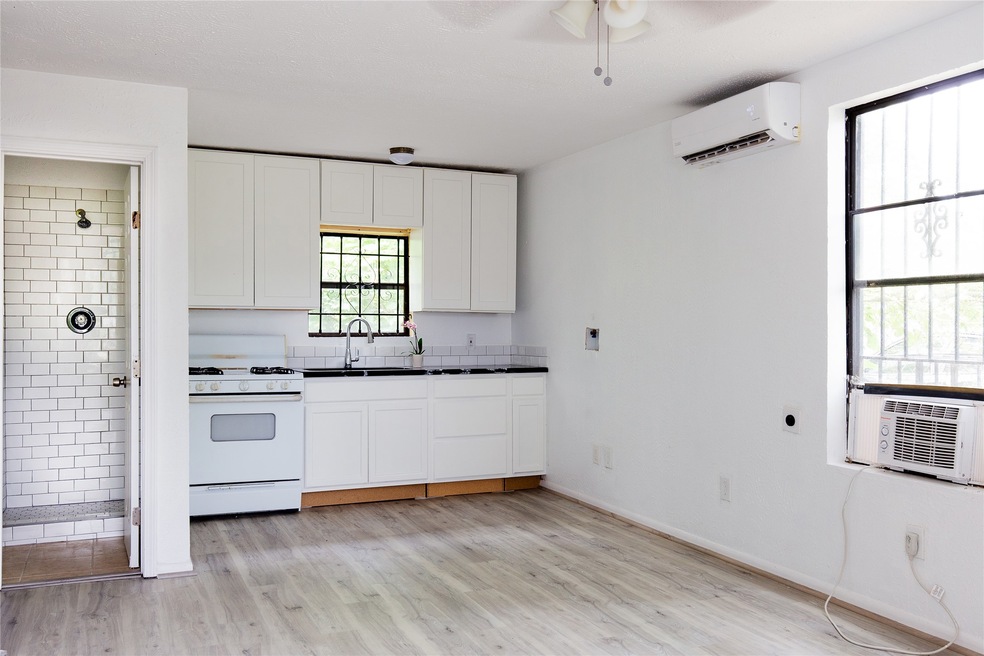 8007 Lawn St unit A, Houston, TX 77088 - photo 1