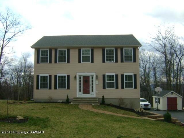406 Cedar Dr, Drums, PA 18222 - photo 1