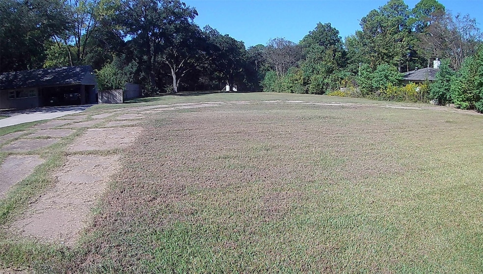 For Sale $220,000 • Co-Listing Agent