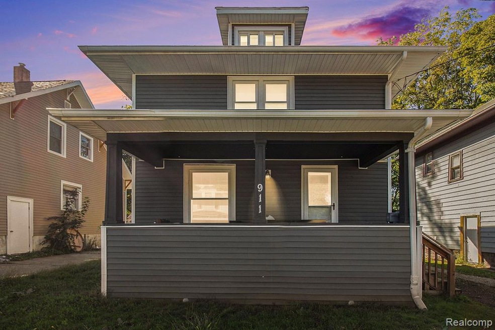 911 N Martin Luther King Junior Blvd, Lansing, MI 48915 - photo 1