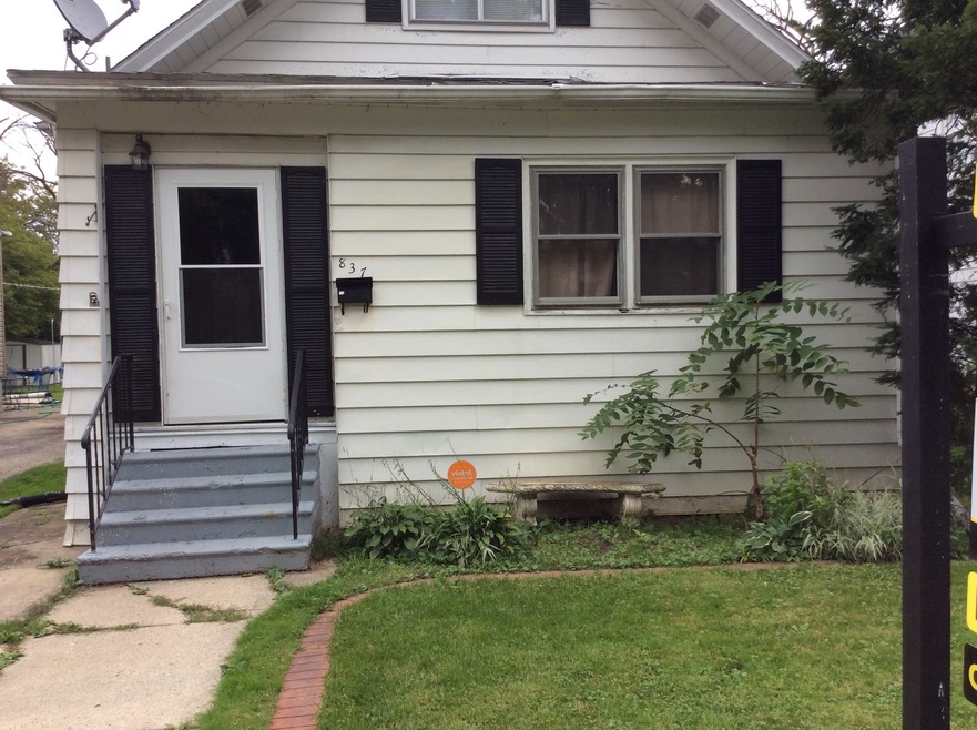 837 Hickory St, Waukegan, IL 60085 - photo 1