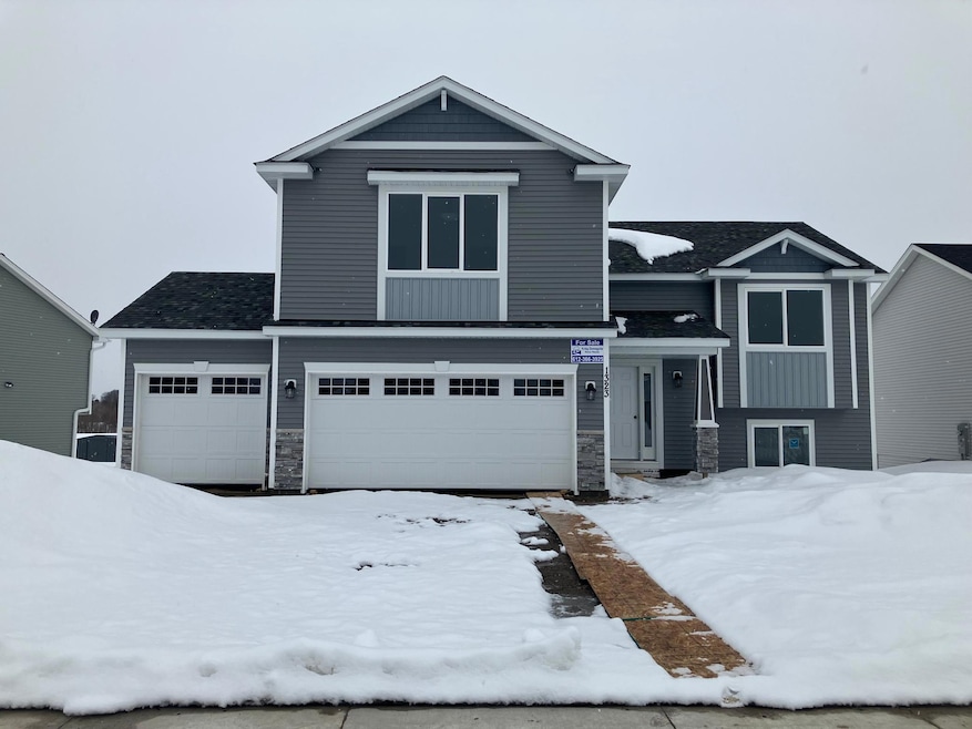 559 18th St NW, Sauk Rapids, MN 56379 - photo 1