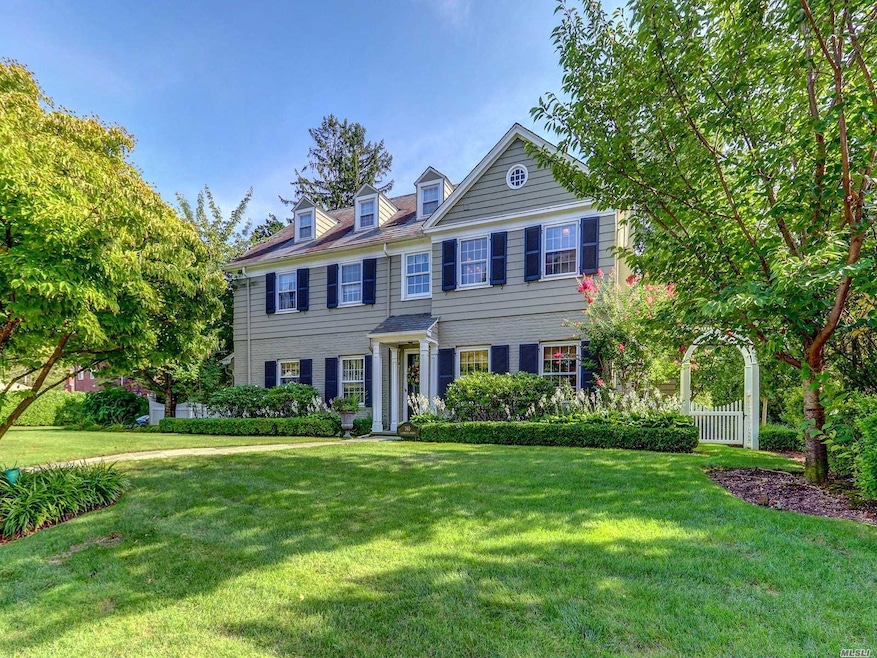 140 Cambridge Ave, Garden City, NY 11530 - photo 1