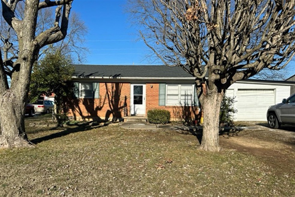 721 Rogers St, Franklin, KY 42134 - photo 1