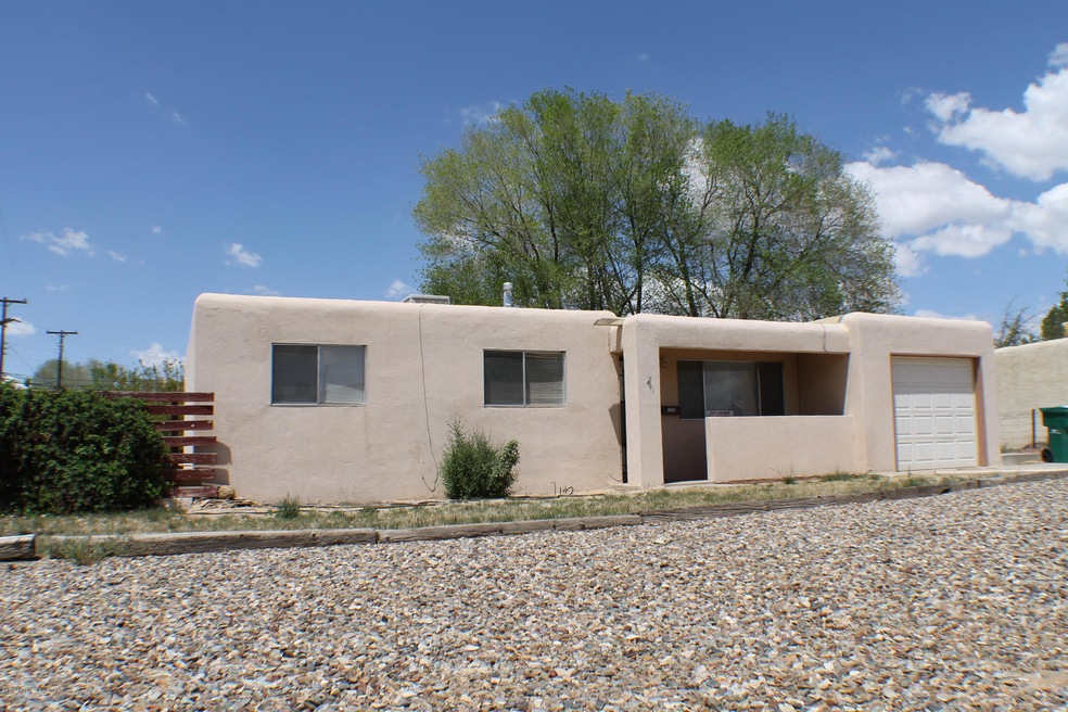 3703 Sierra Vista Dr, Farmington, NM 87402 - photo 1