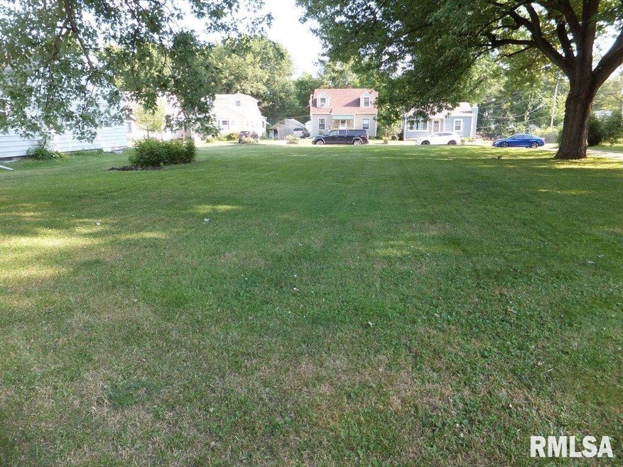 2132 W 16th St, Davenport, IA 52804 - photo 1