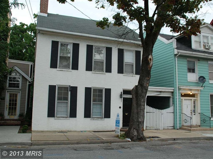 173 E Washington St, Chambersburg, PA 17201 - photo 1