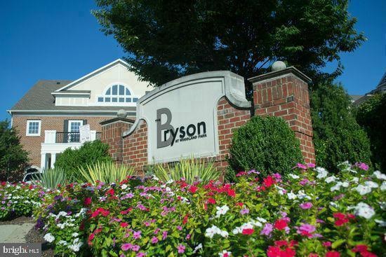 Under Contract $299,700 • Co-Listing Agent