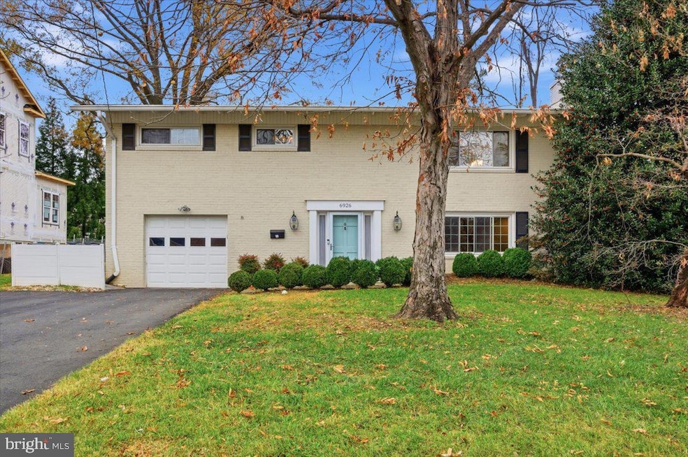 6926 Tyndale St, McLean, VA 22101 - photo 1